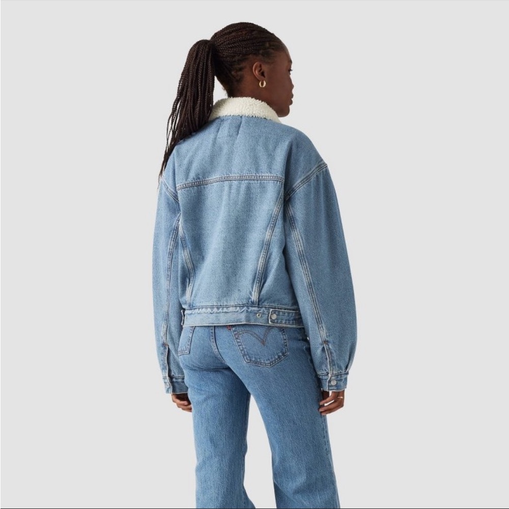 Levi's Blue Denim Jacket with Sherpa Collar - Picture 2 of 3